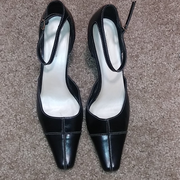Black ankle strap pumps Size 7.5 Disc SHIPPING - Picture 4 of 5